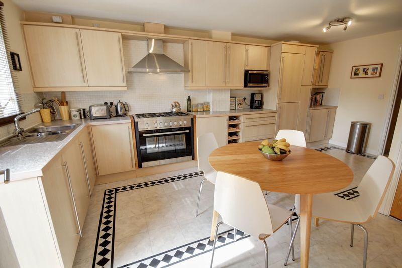 Property photo 2 of 13 Kitchen Breakfast Room