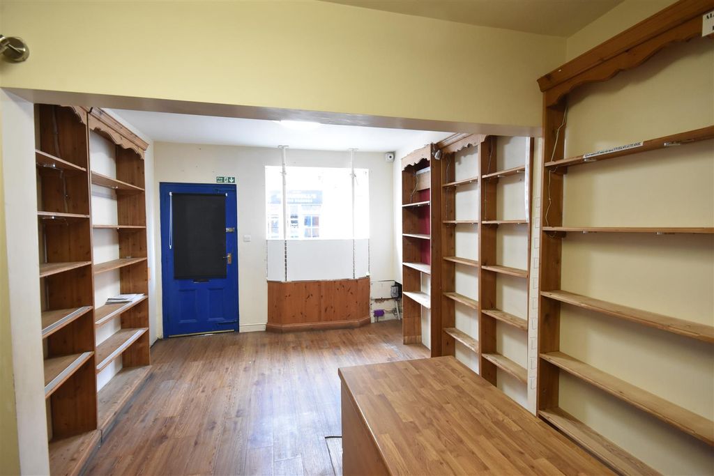 Property photo 3 of 4 Sales Shop.Jpg