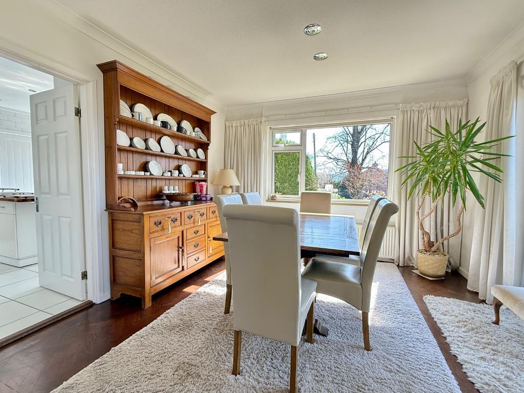 Property photo 3 of 21 Dining Room