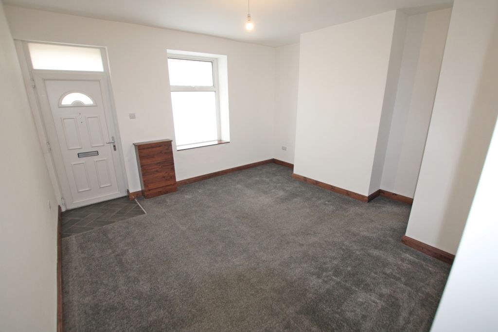 Property photo 2 of 8 2