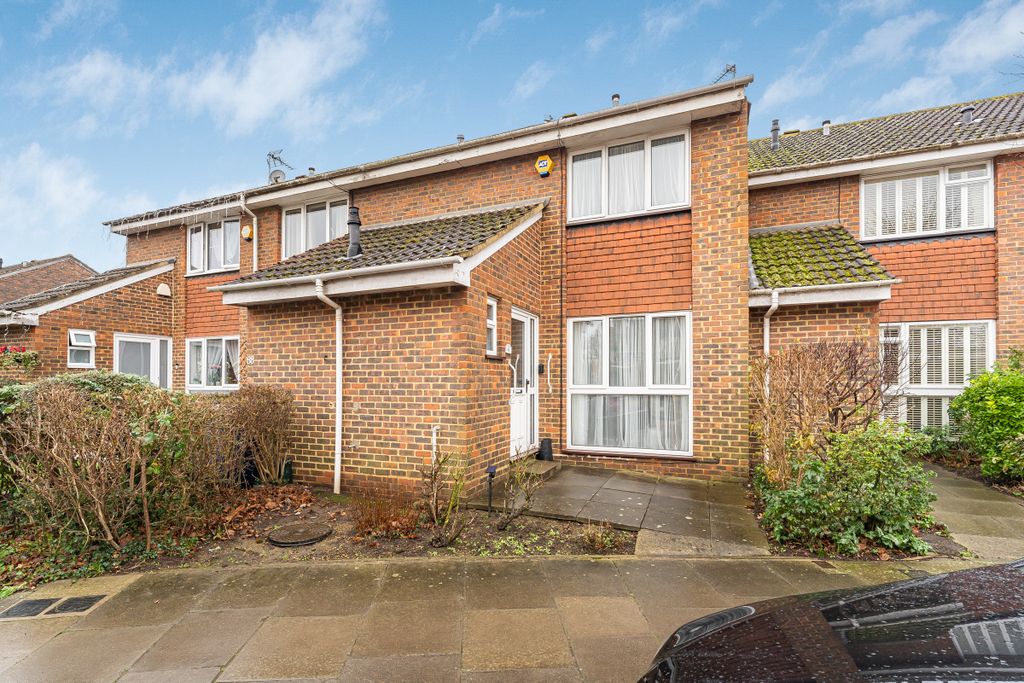 Property photo 1 of 14 Almond Ave (23)