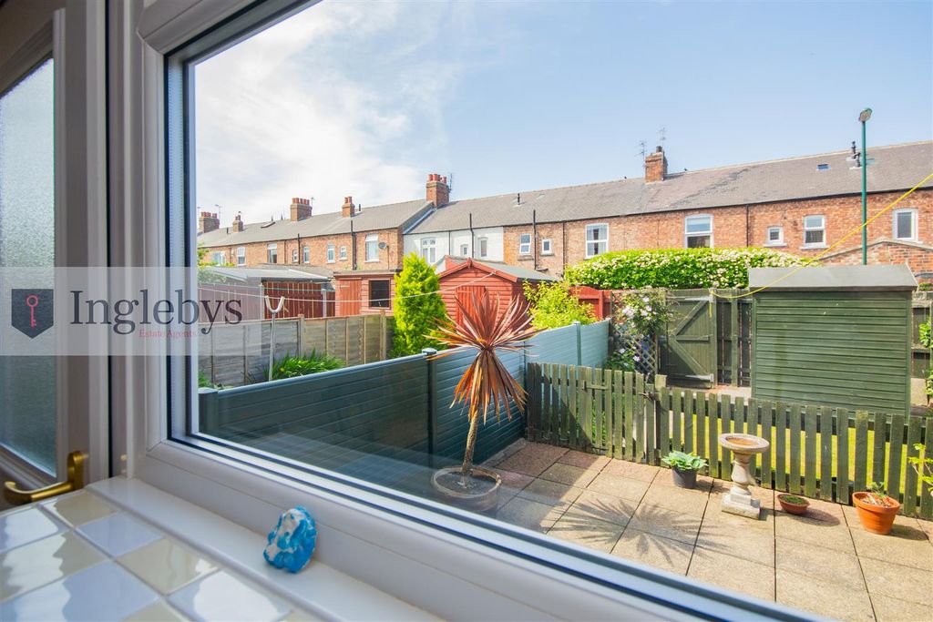 Property photo 3 of 20