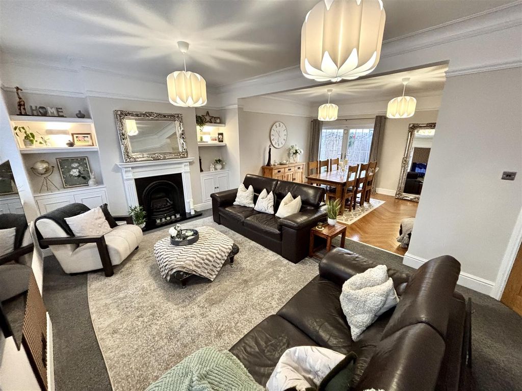 Property photo 2 of 23 Living Room