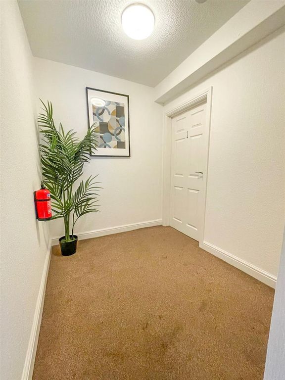 Property photo 2 of 6 Lobby.Jpg