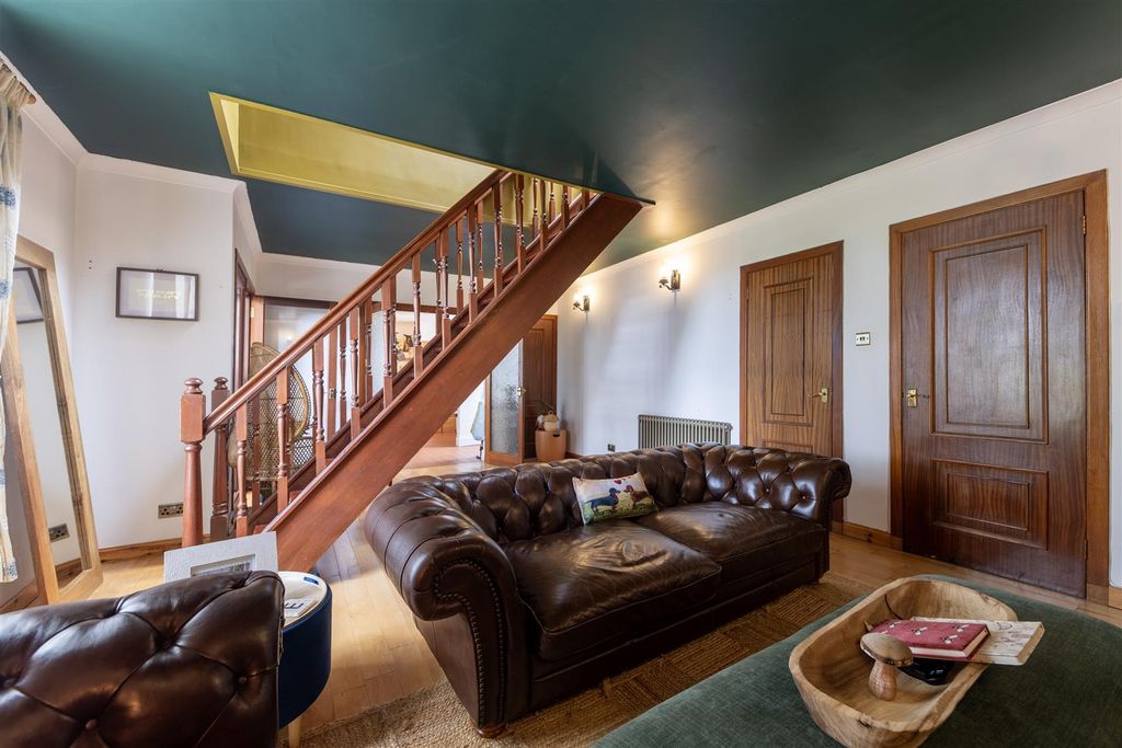 Property photo 3 of 19 West Eldon 0016.Jpg