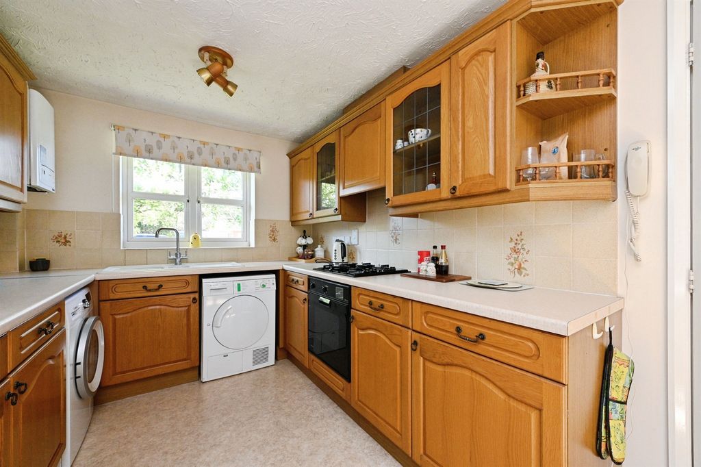 Property photo 2 of 14