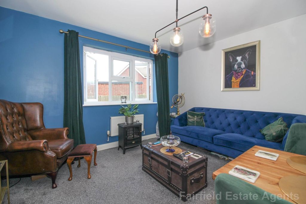 Property photo 2 of 11