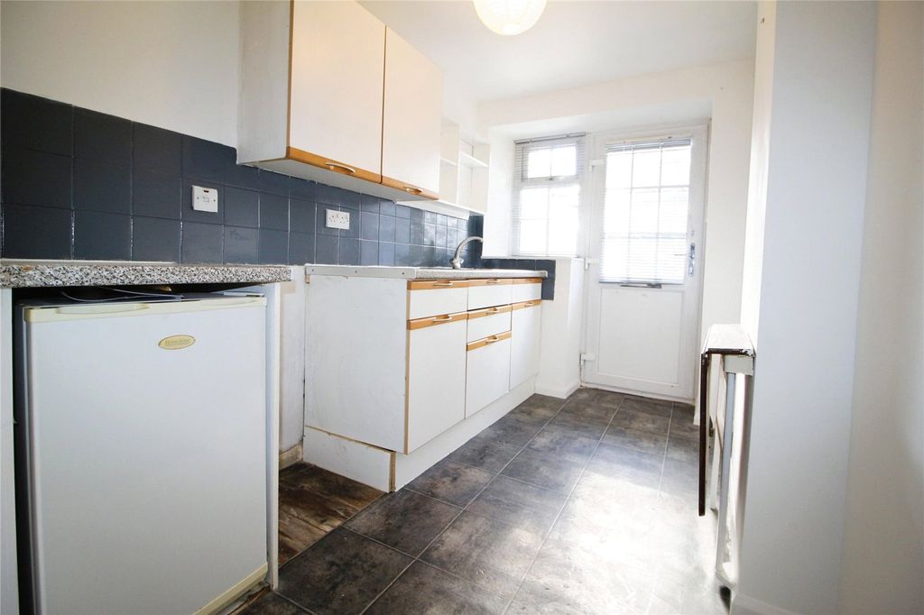 Property photo 3 of 10 Picture No. 14