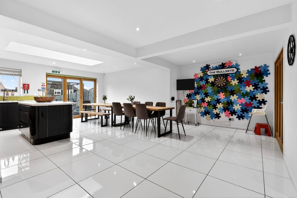 Property photo 3 of 35