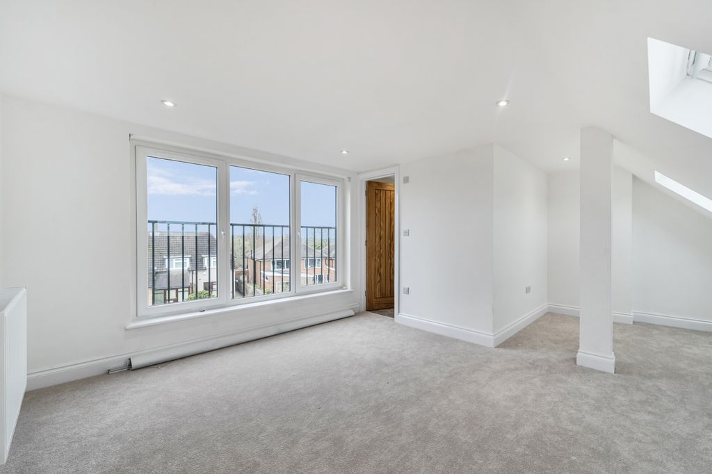 Property photo 3 of 17 1424369-2-69B003B...