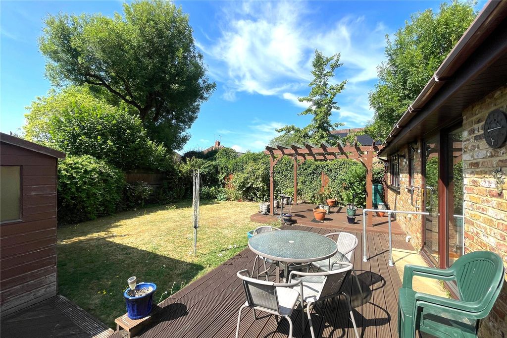 Property photo 3 of 24 Picture No. 23