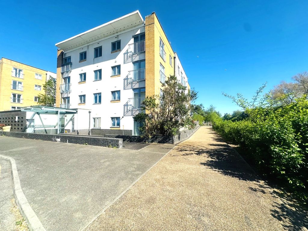 Property photo 1 of 11