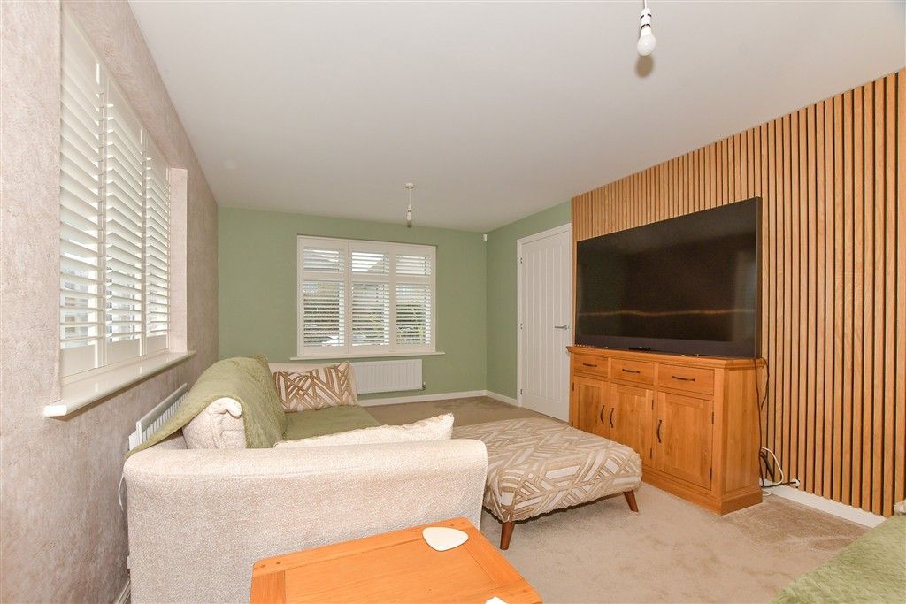 Property photo 2 of 10 Lounge