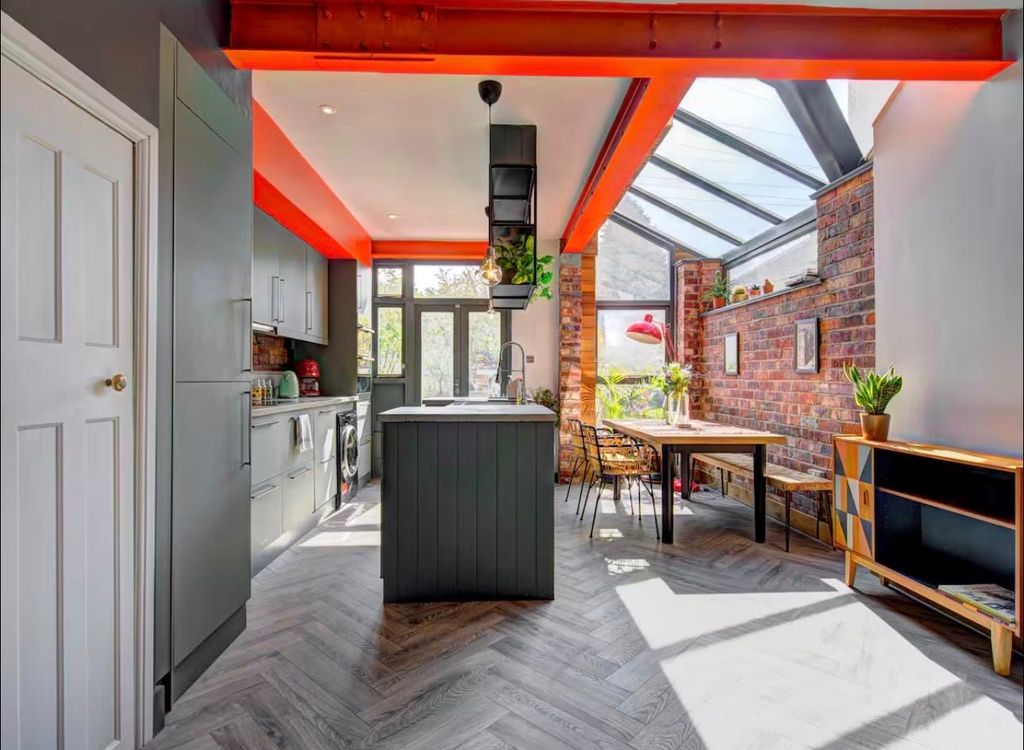 Property photo 1 of 17 Kitchen 