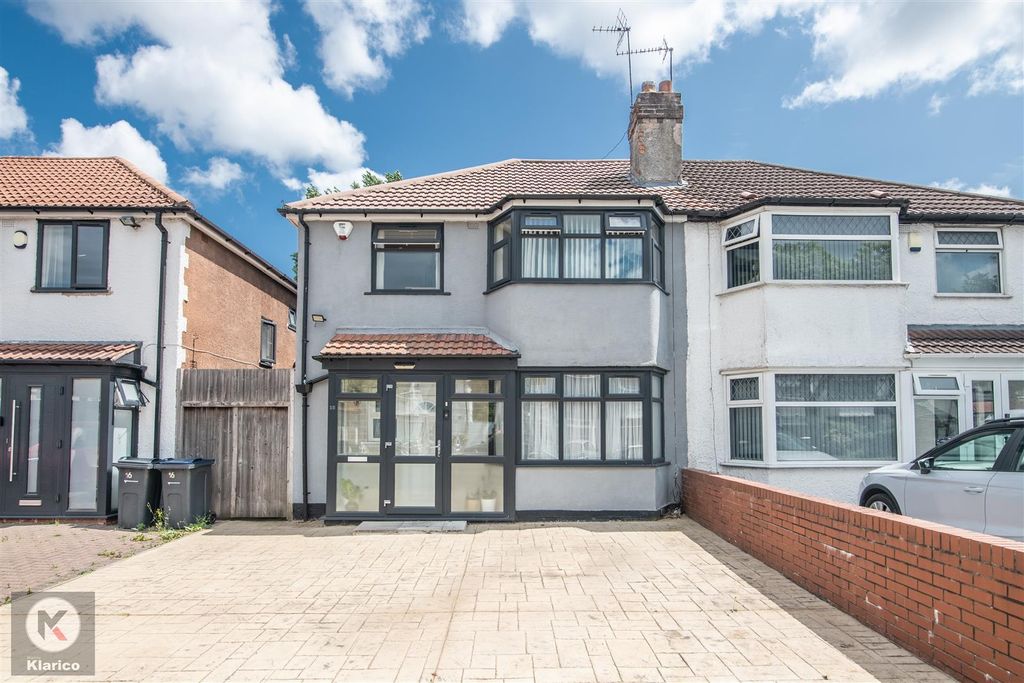 Property photo 1 of 16 Brooklandsrd-31.Jpg