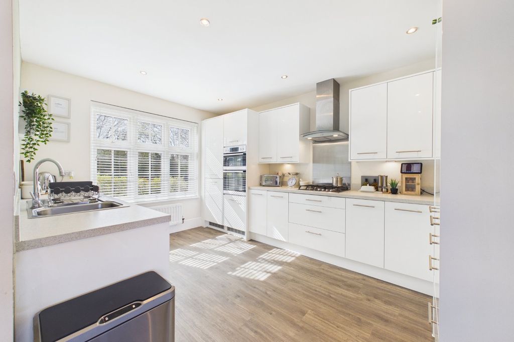 Additional image 4 of 4 bed detached house for saleAusten Grove, Arborfield Green, Reading, Berkshire RG2