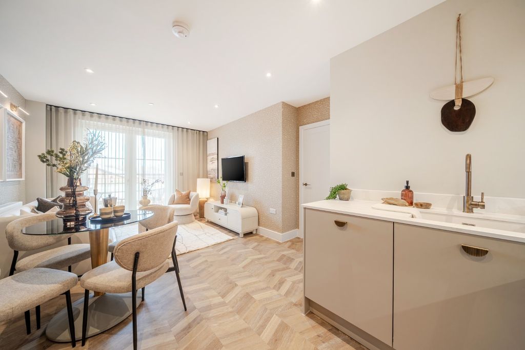 Property photo 1 of 11 Show Home