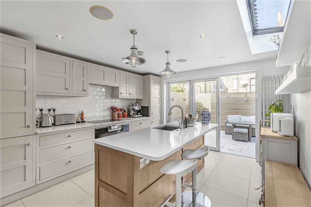 Property photo 1 of 22 Picture No. 34