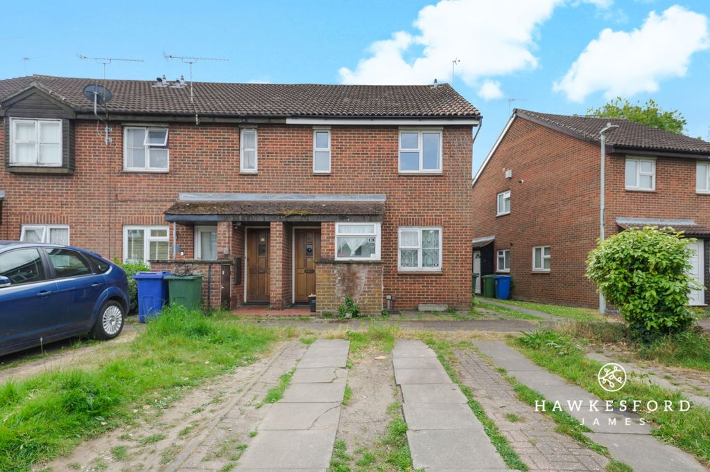 Property photo 1 of 7 Whimbrel Close, Sittingbourne - Front