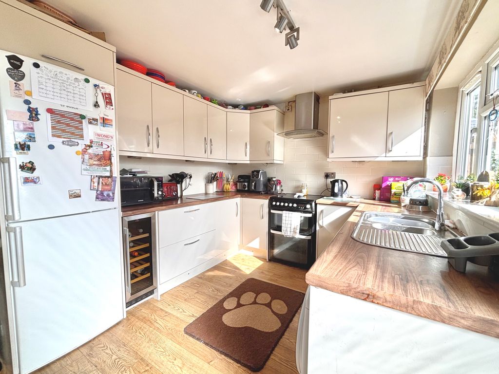 Property photo 2 of 11 Img_0517