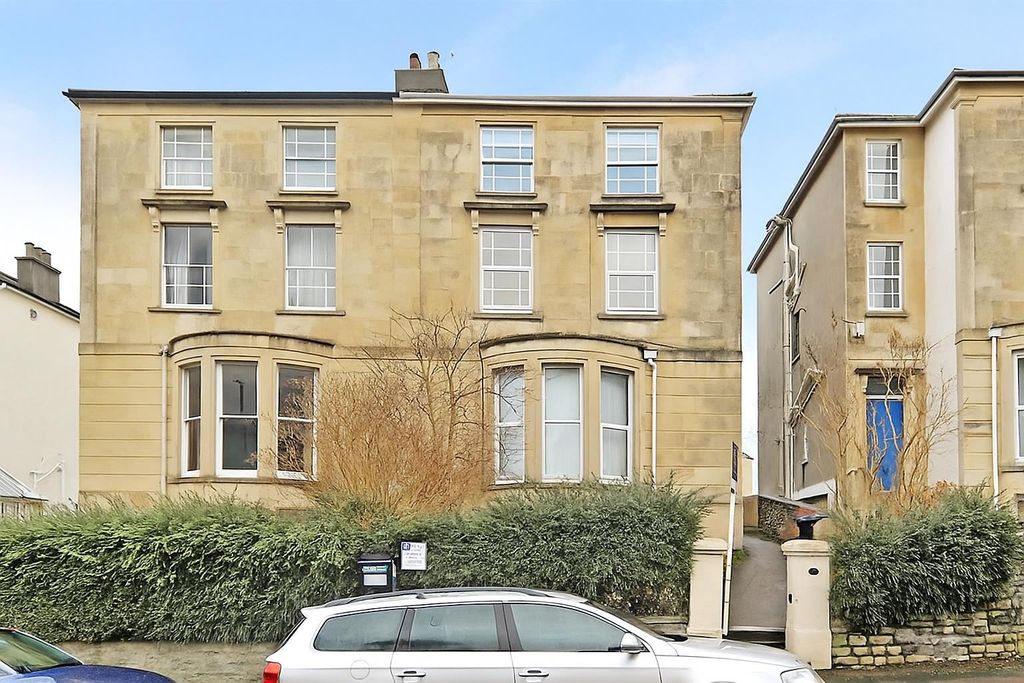 Property photo 2 of 18 6244Ed0B-8B16-4B88-944c-Bfa6B625E251.Png