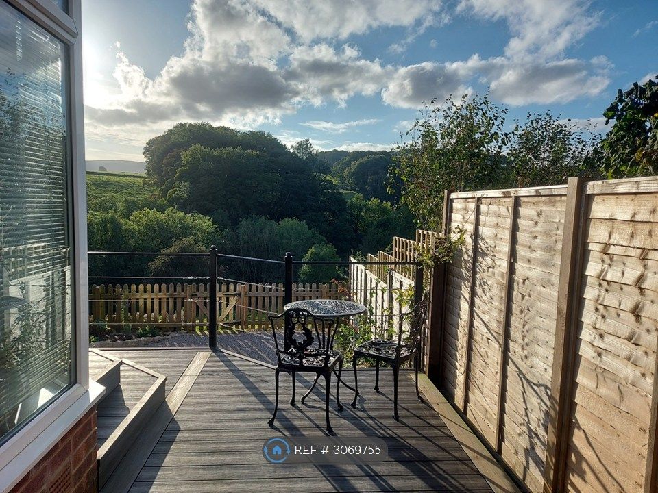 Property photo 3 of 23 Decking At Sunset