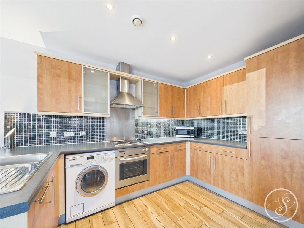 Property photo 3 of 18 Cam02071G0-Pr0849-Still001.Jpg