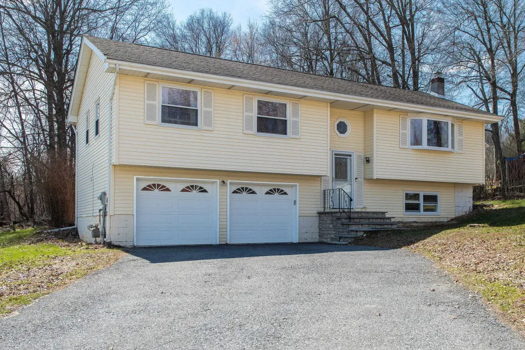 Property photo 1 of 31