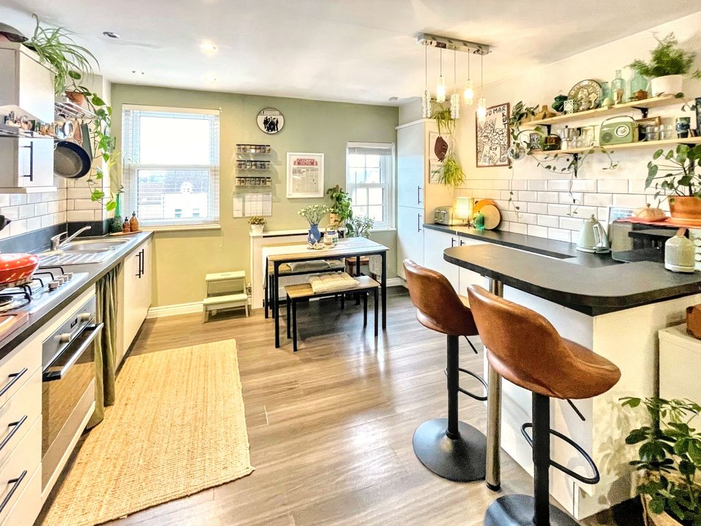 Property photo 2 of 9 46Staldoncourt1