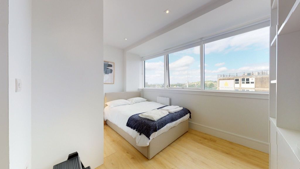 Property photo 3 of 16 Bedroom