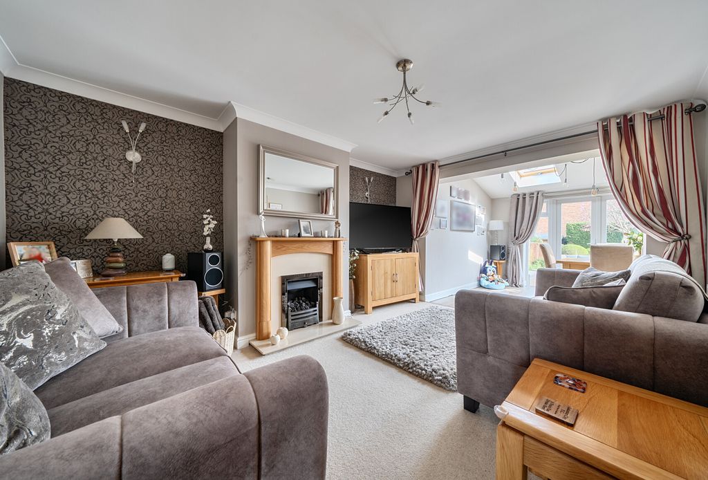 Property photo 3 of 12 1431657-12-69Bd79...