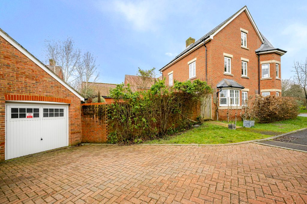 Property photo 2 of 28 Photo 34