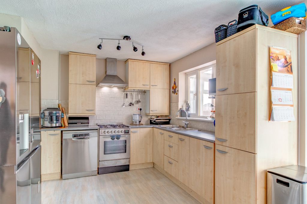 Property photo 3 of 17 Picture No. 01