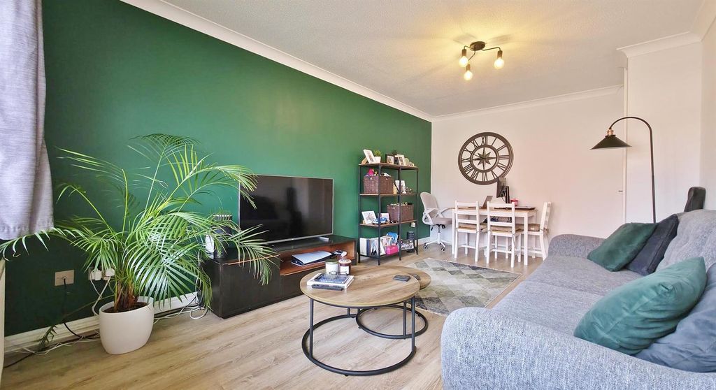 Property photo 2 of 14 Lounge/Diner