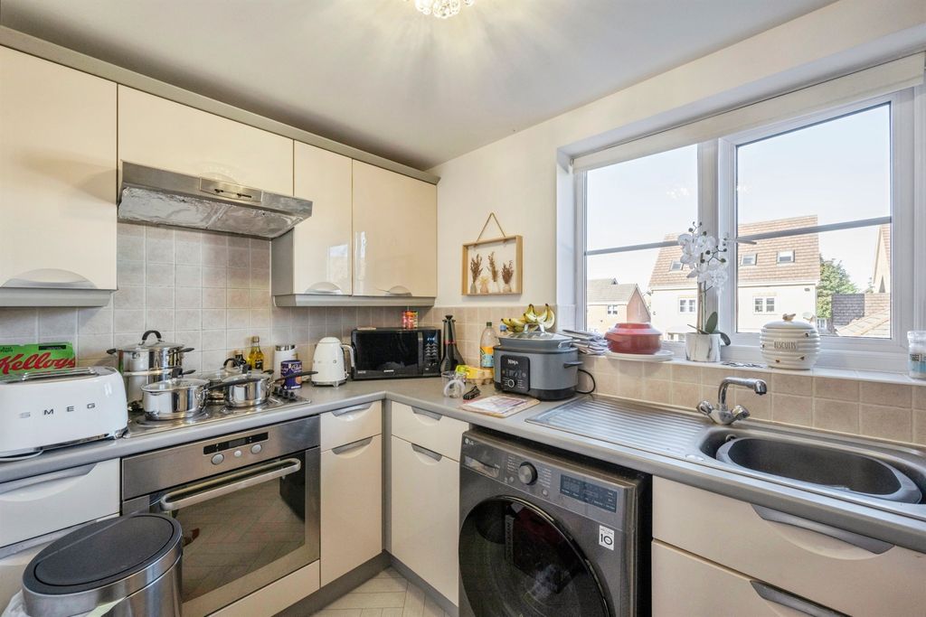 Property photo 3 of 16