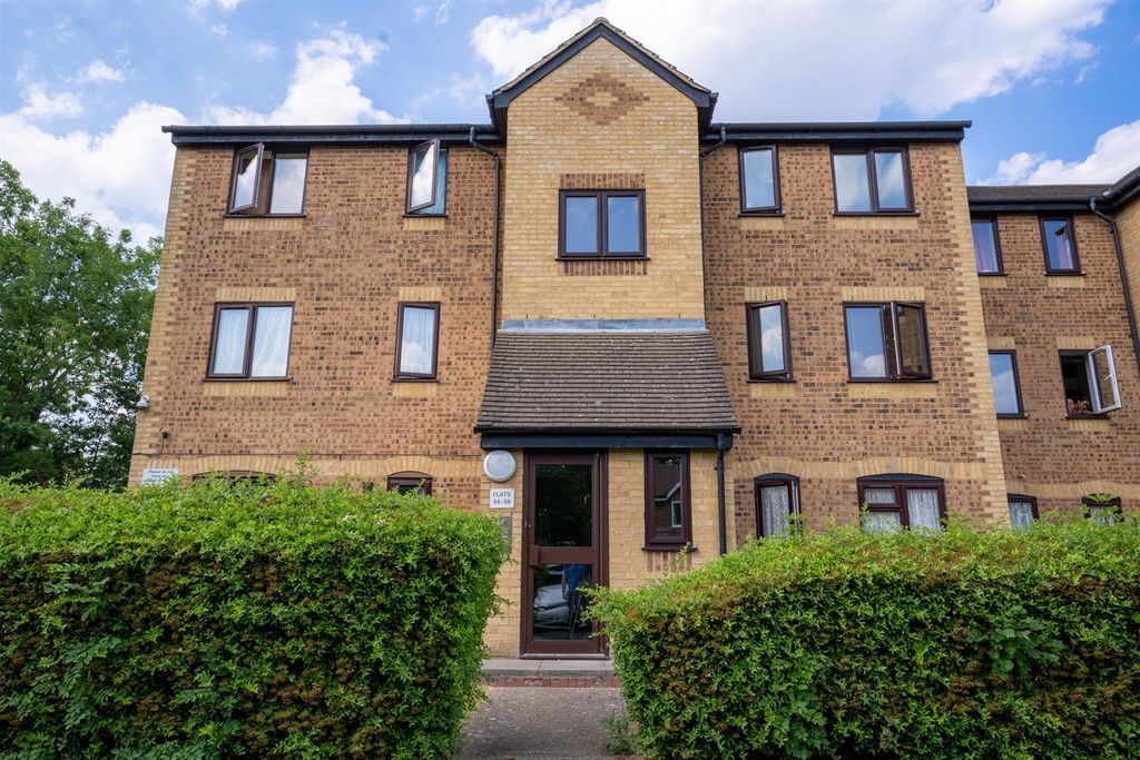 Property photo 1 of 8 Burket Close-10.Jpg