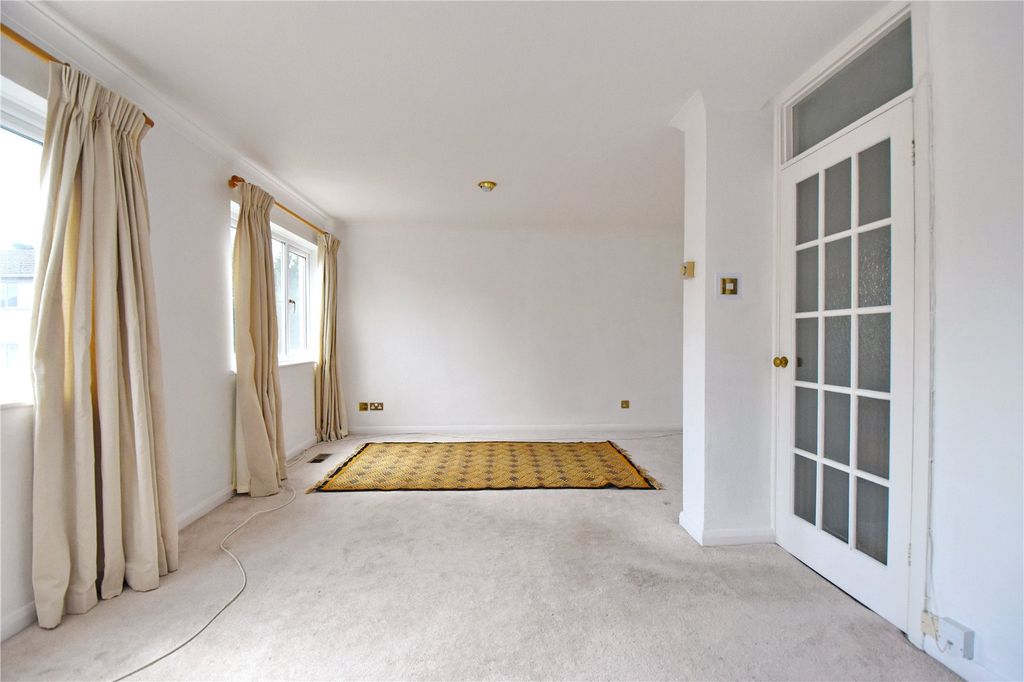 Property photo 2 of 19 Picture No. 01