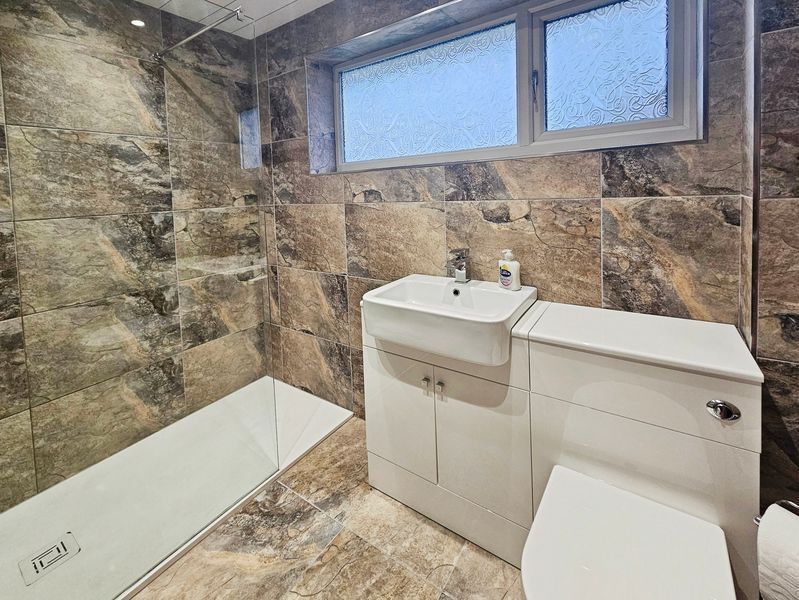 Property photo 3 of 10 Photo 9