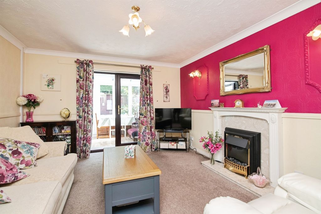Property photo 2 of 12