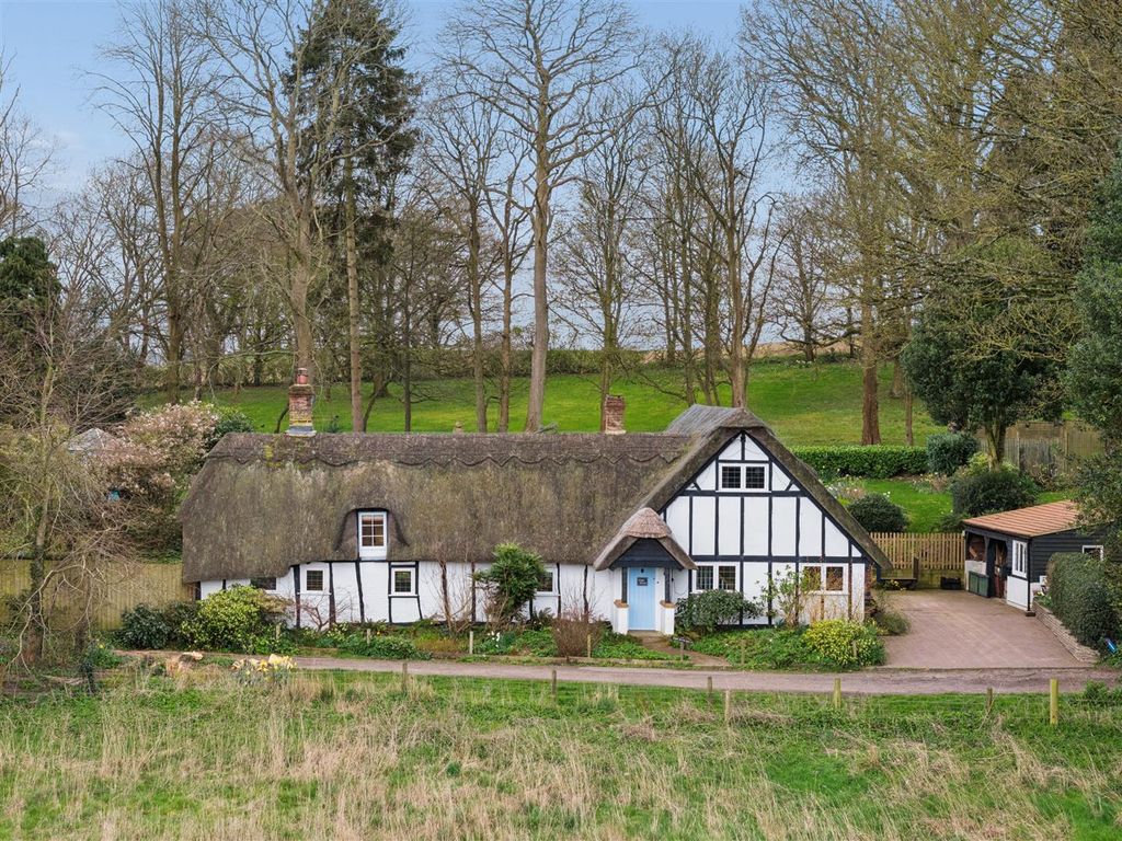 Property photo 1 of 41 Glade House