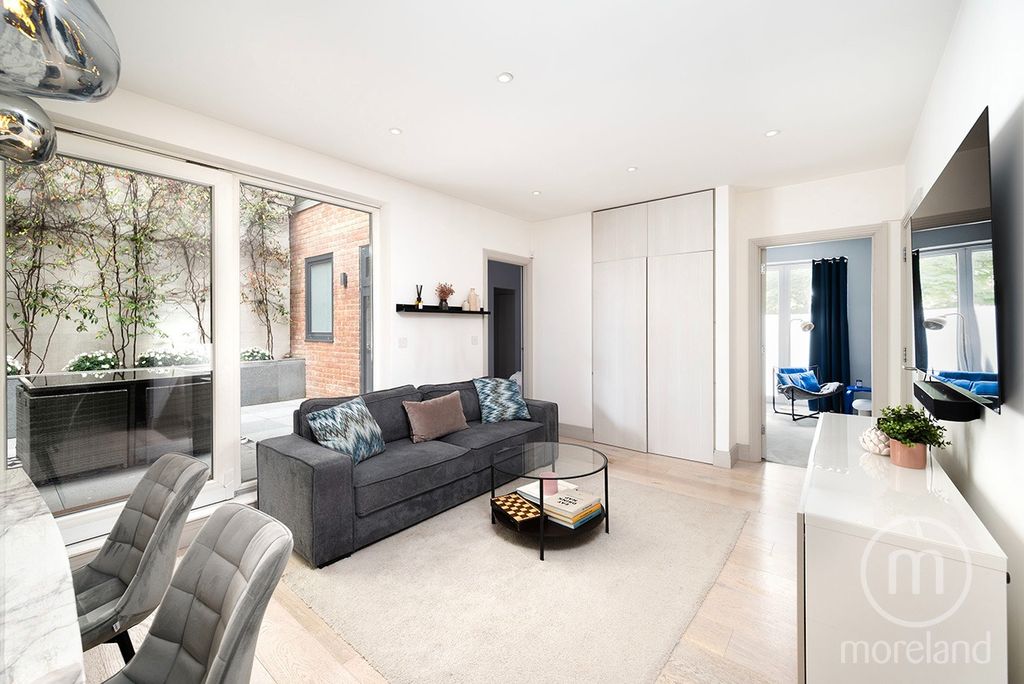 Property photo 3 of 15 4896685