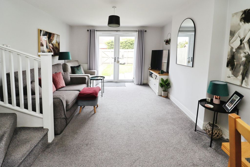 Property photo 3 of 18