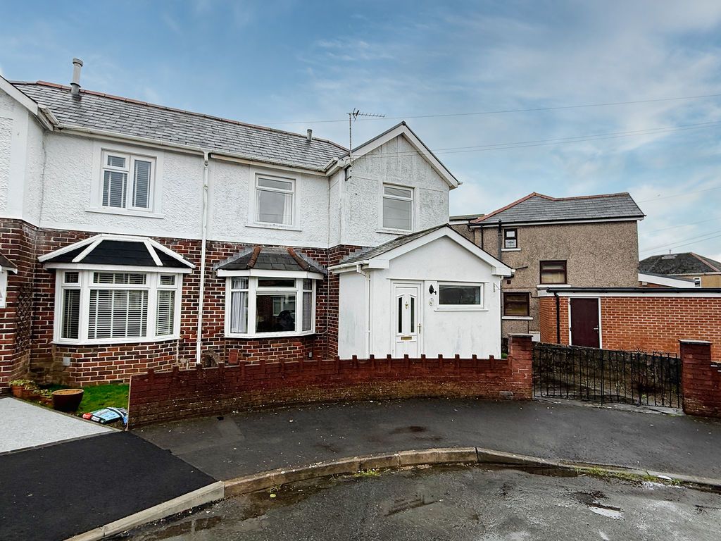 Property photo 1 of 12 Photo 10