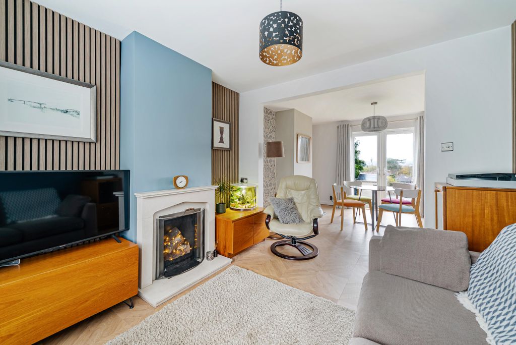 Property photo 3 of 42 Gallery