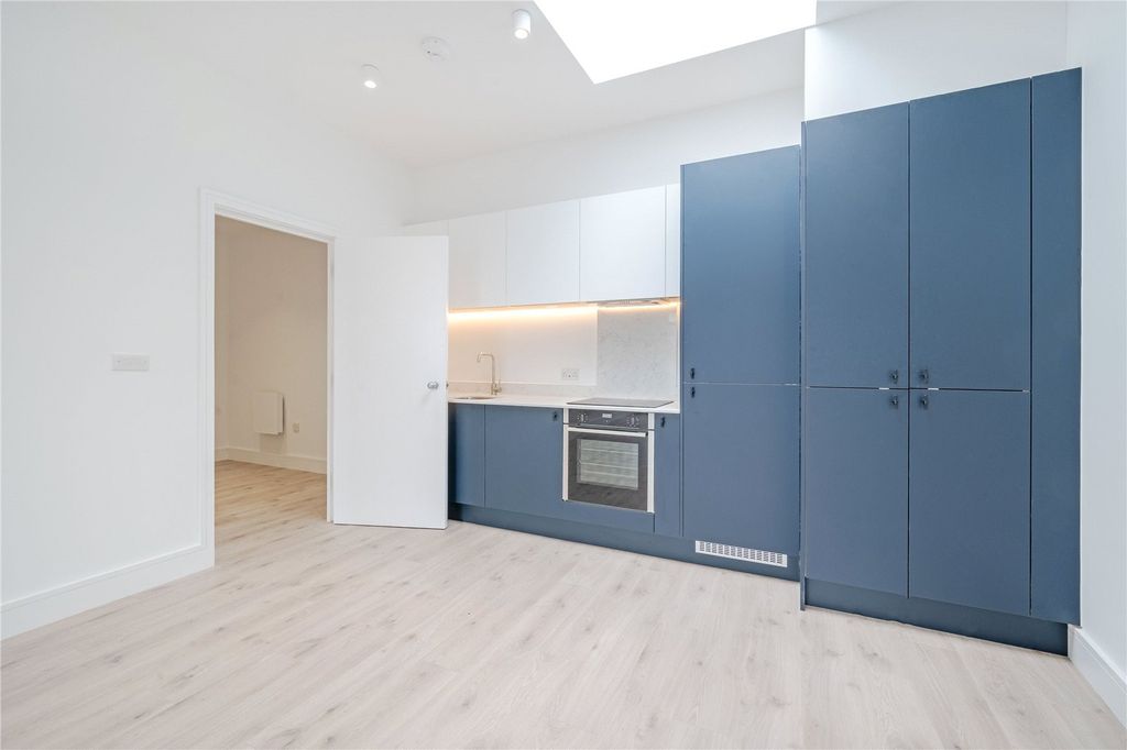 Property photo 3 of 15 Picture No. 14