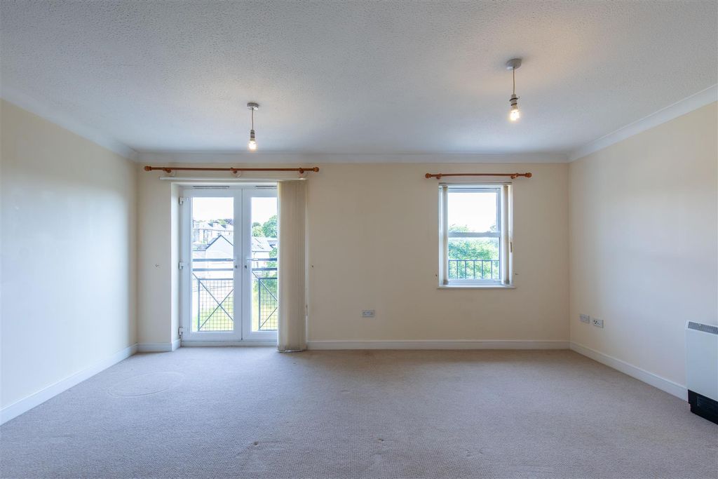 Property photo 2 of 15 S02.Jpg