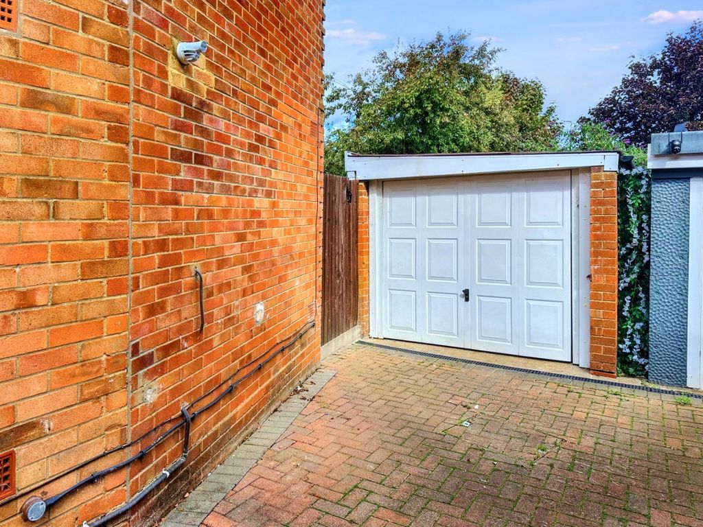 Property photo 3 of 27 4518608