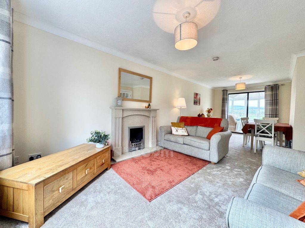 Property photo 3 of 40 Img_1205