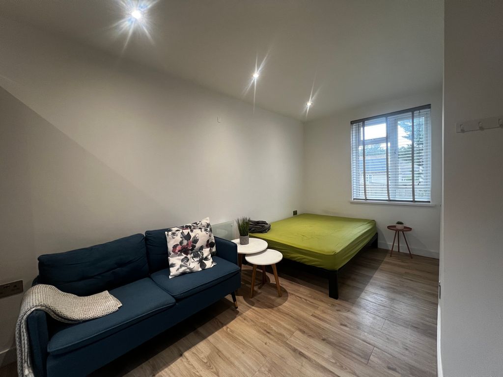 Property photo 2 of 5 Living Room