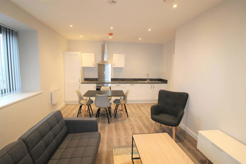 Property photo 2 of 14